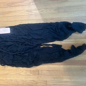 NWT Chic Black Pants; crepe style, tie waist belt